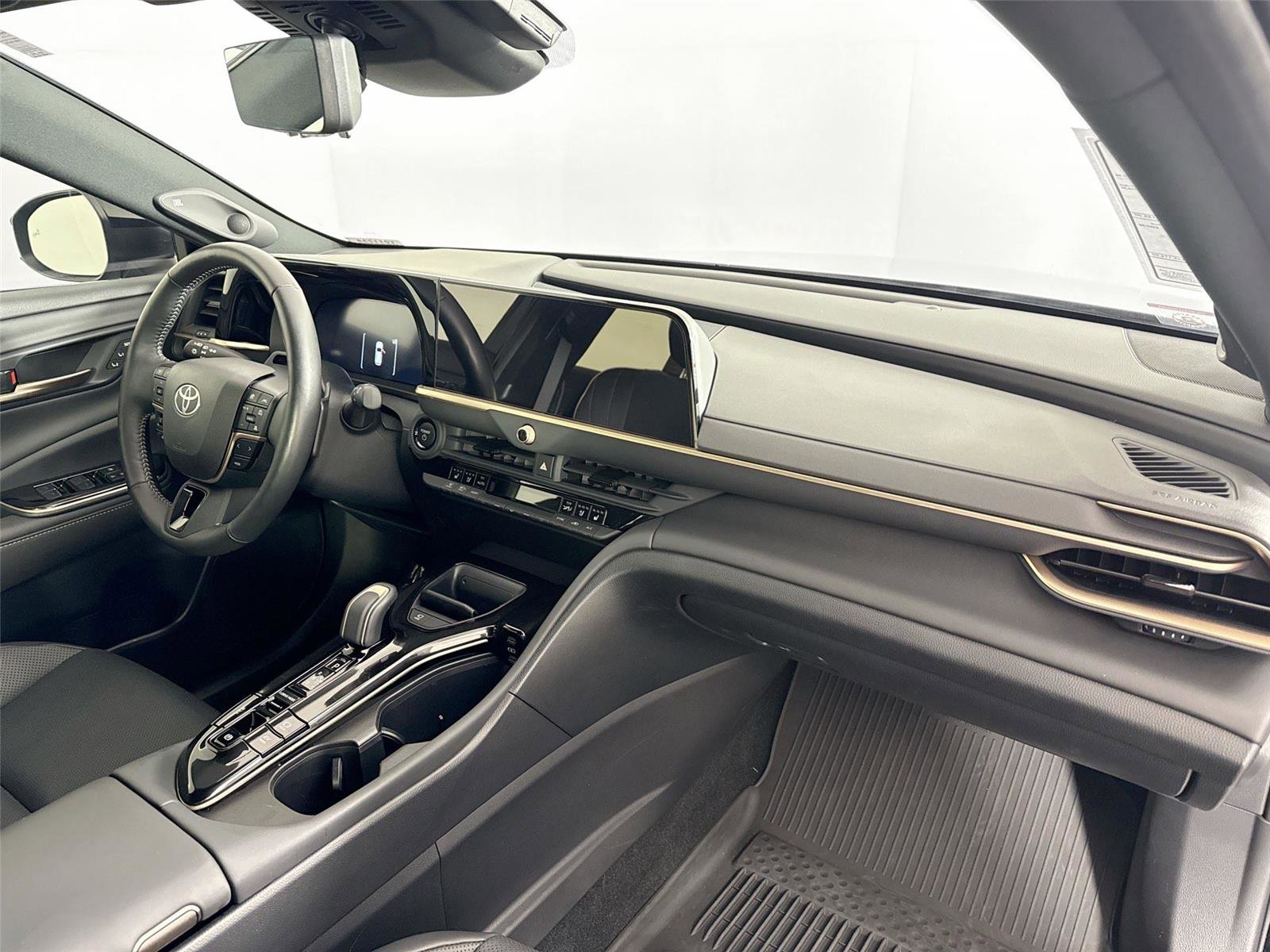 Certified 2025 Toyota Crown Signia w/ Advanced Technology Package image 46