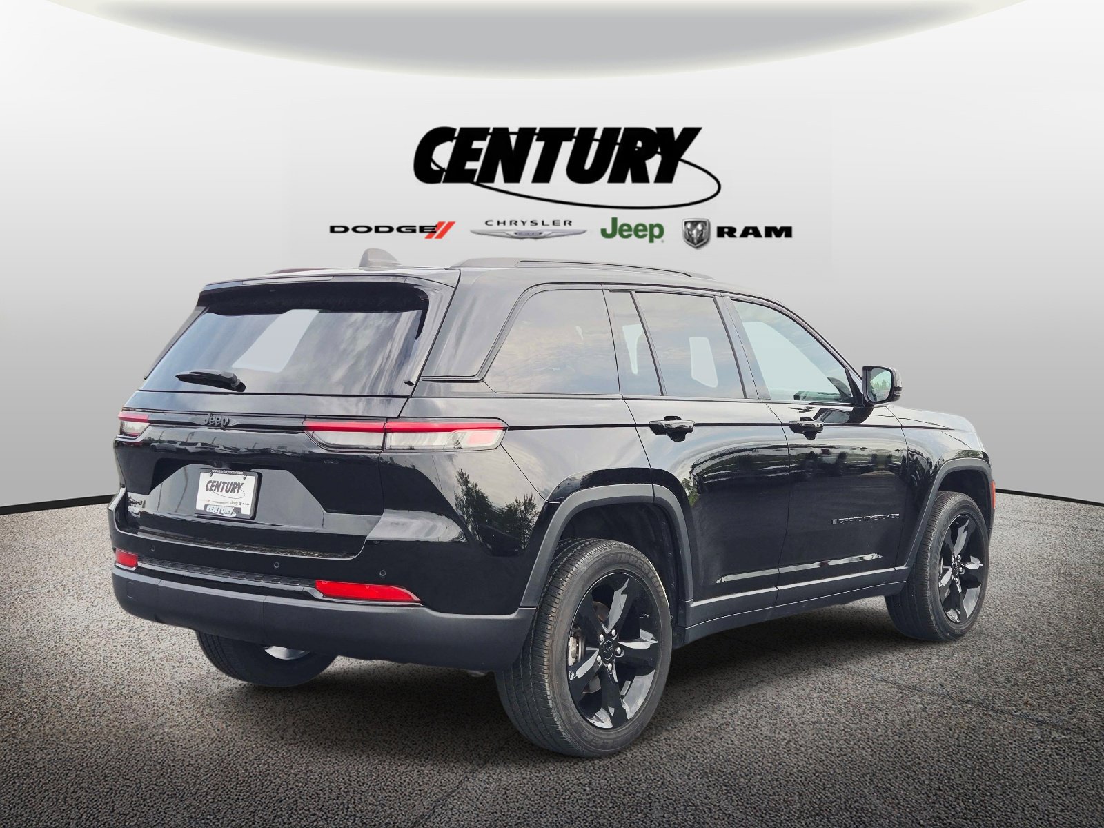 Used 2024 Jeep Grand Cherokee Altitude image 4