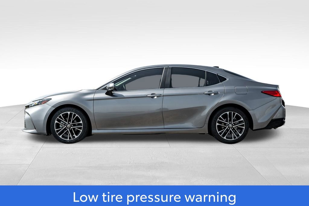 Used 2025 Toyota Camry XLE image 4