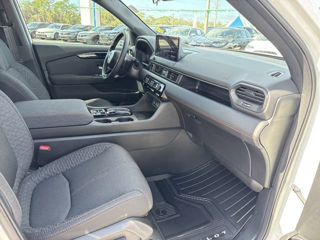 New 2026 Honda Pilot Sport image 18