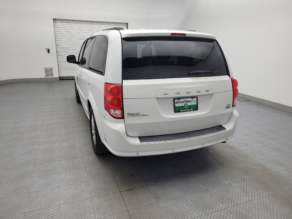 Used 2016 Dodge Grand Caravan SXT w/ Rear Park Assist Package image 6