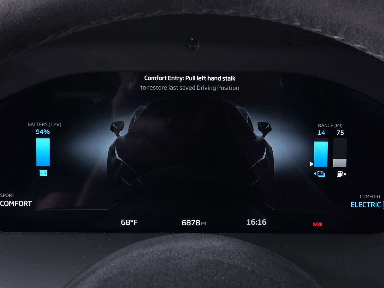 Used 2023 McLaren Artura image 22