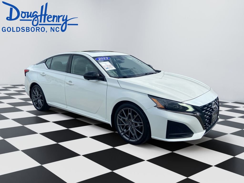 Used 2023 Nissan Altima 2.0 SR FWD image 7
