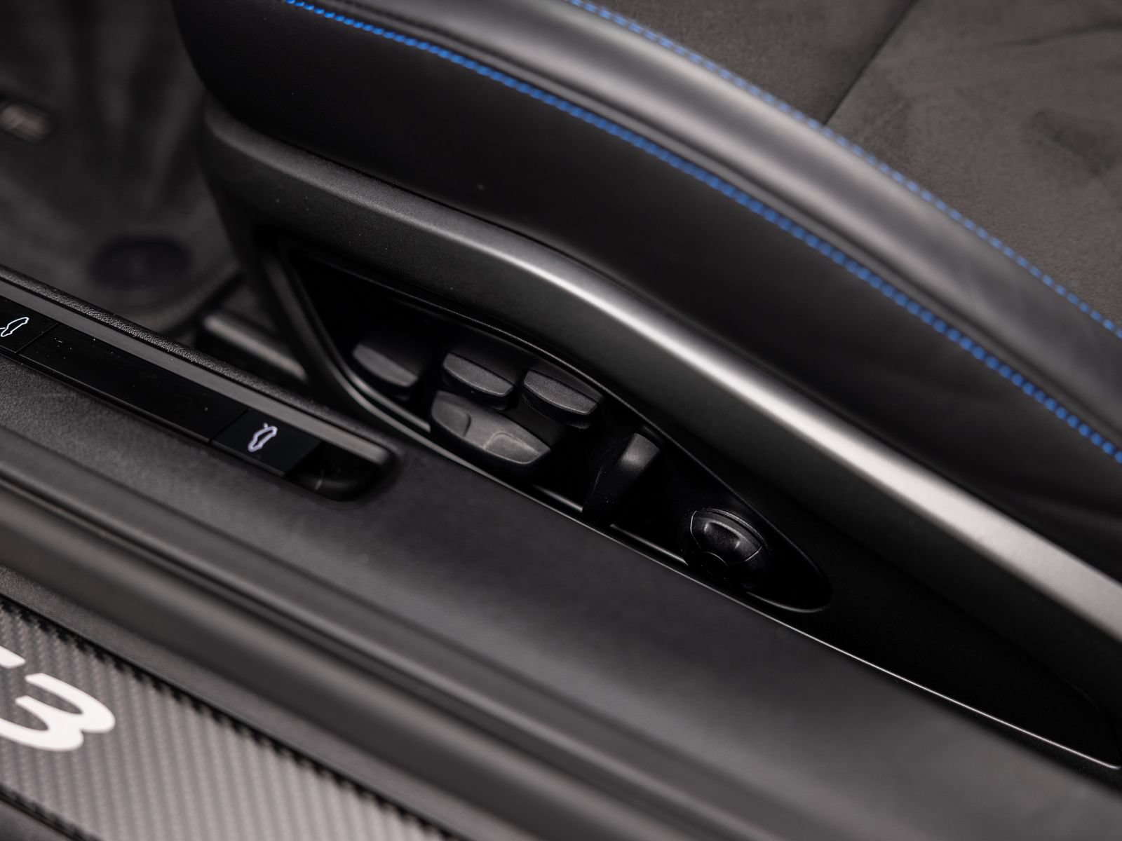 Certified 2025 Porsche 911 GT3 RWD image 50