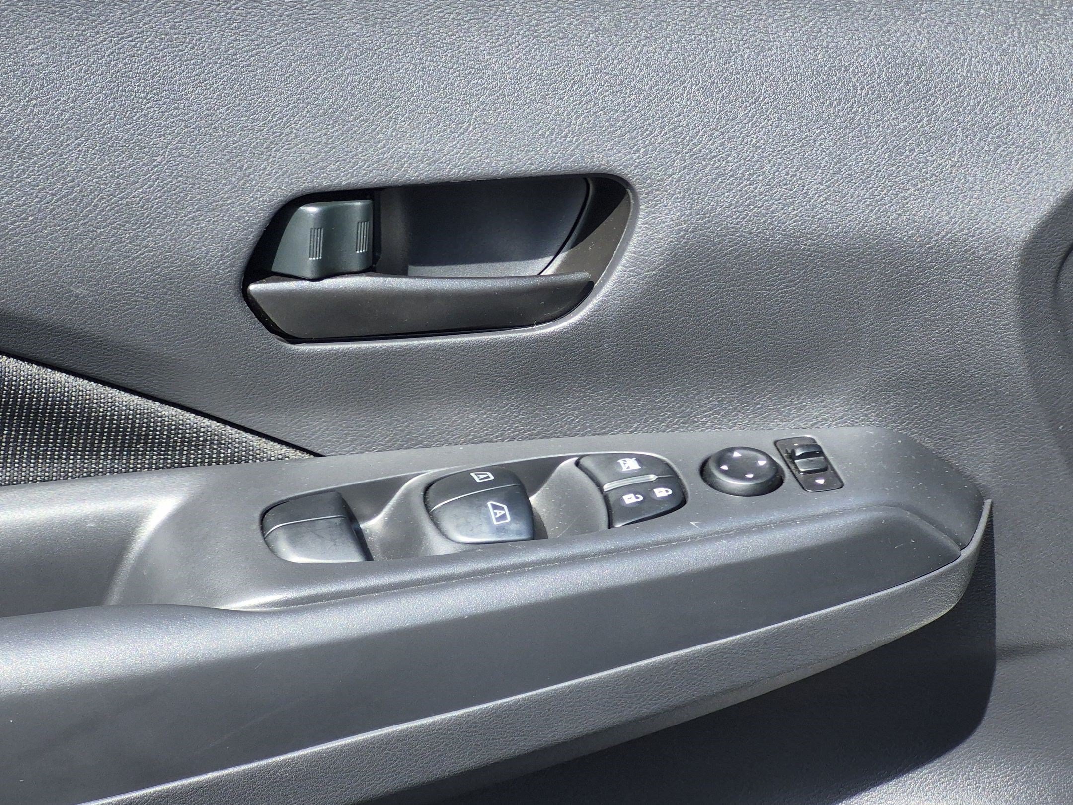 Used 2025 Nissan Kicks Play S FWD image 13