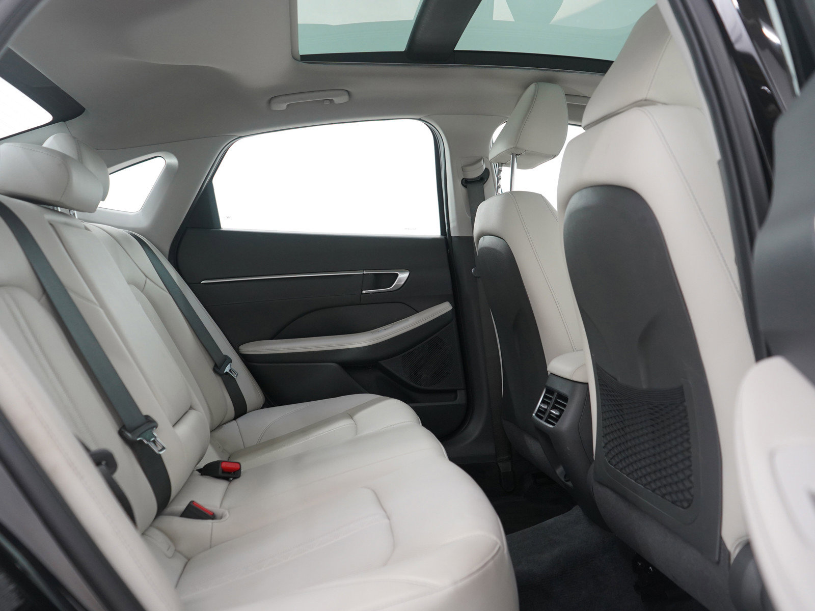 Used 2023 Hyundai Sonata Limited w/ Preferred Accessory Package image 12