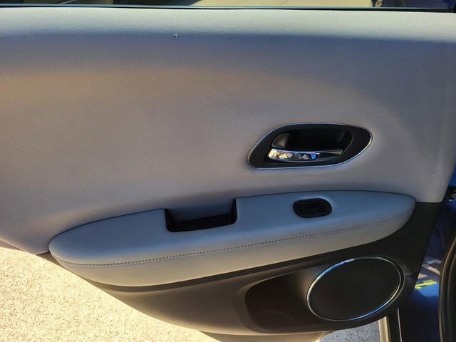 Used 2017 Honda HR-V EX image 11