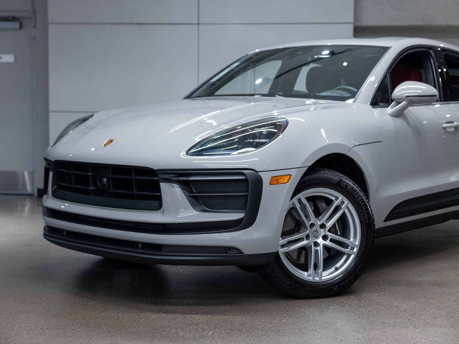 Certified 2026 Porsche Macan AWD/4WD image 22