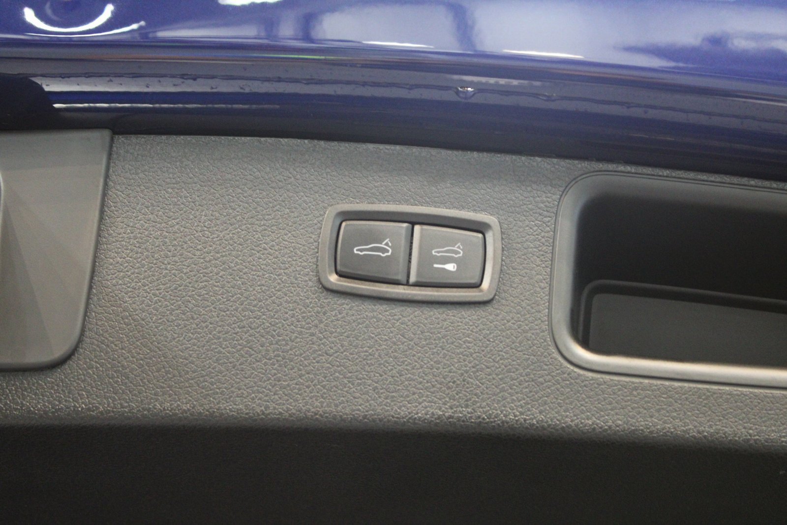 Certified 2025 Porsche Macan image 18