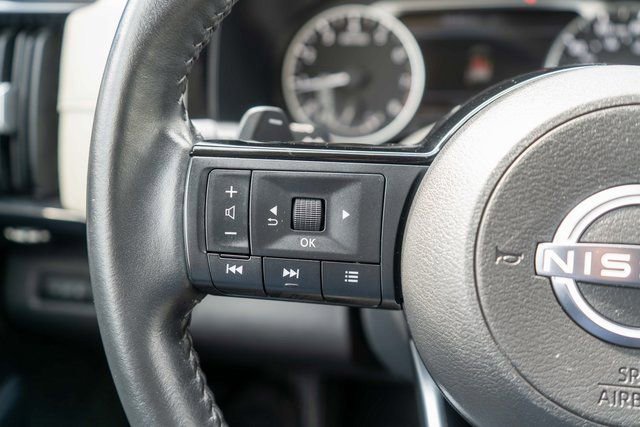 Used 2022 Nissan Pathfinder SV AWD/4WD image 28