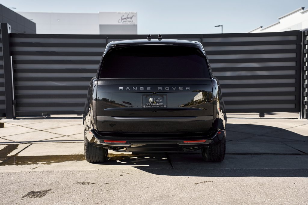 Used 2025 Land Rover Range Rover Long Wheelbase Autobiography image 13