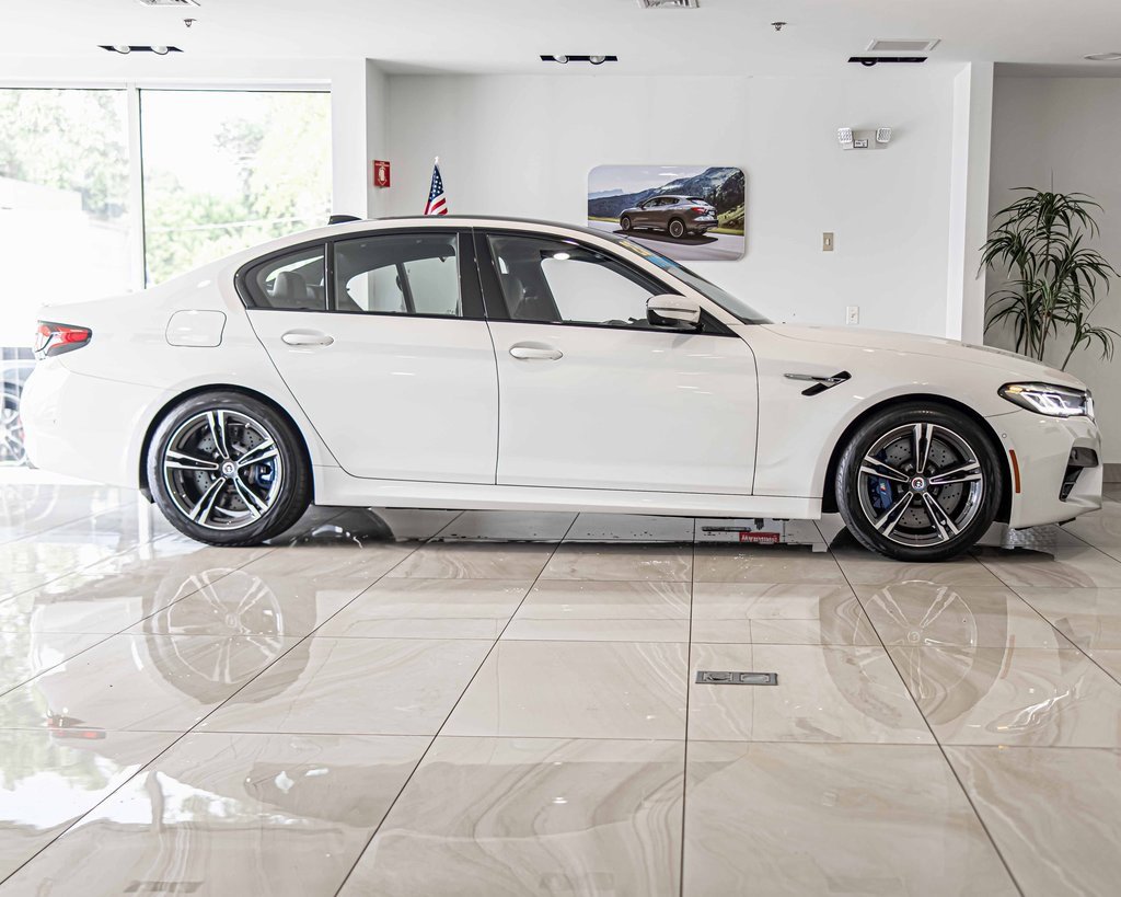 Used 2023 BMW M5 w/ Executive Package image 9