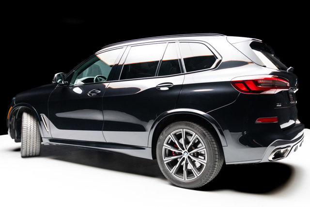 Used 2021 BMW X5 M50i AWD/4WD image 23