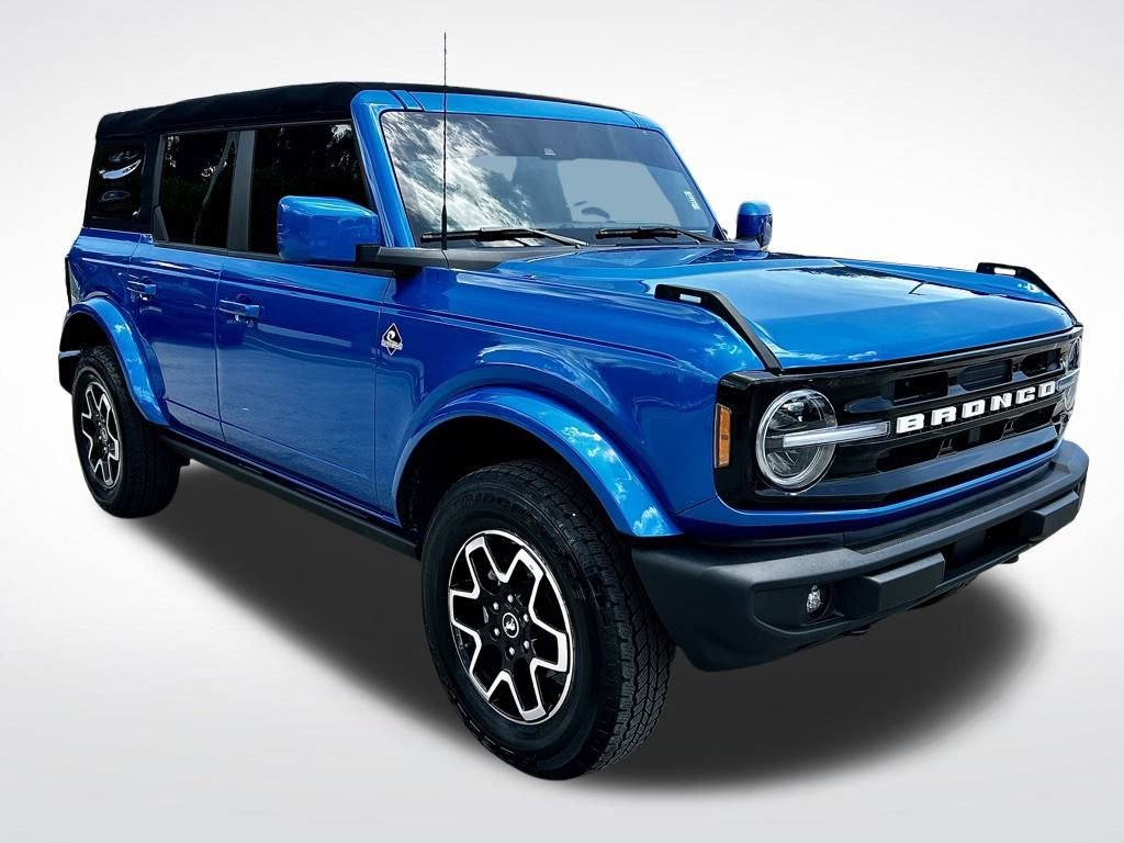 Used 2024 Ford Bronco Outer Banks image 2