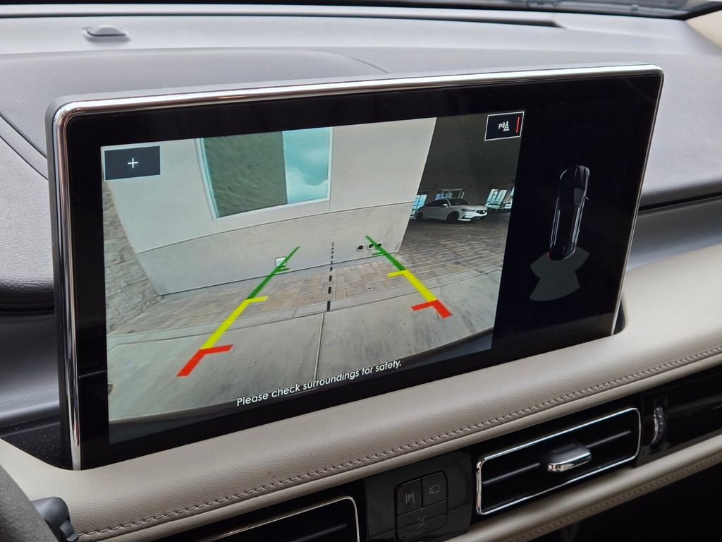 Used 2023 Lincoln Nautilus FWD w/ Premium Package image 11