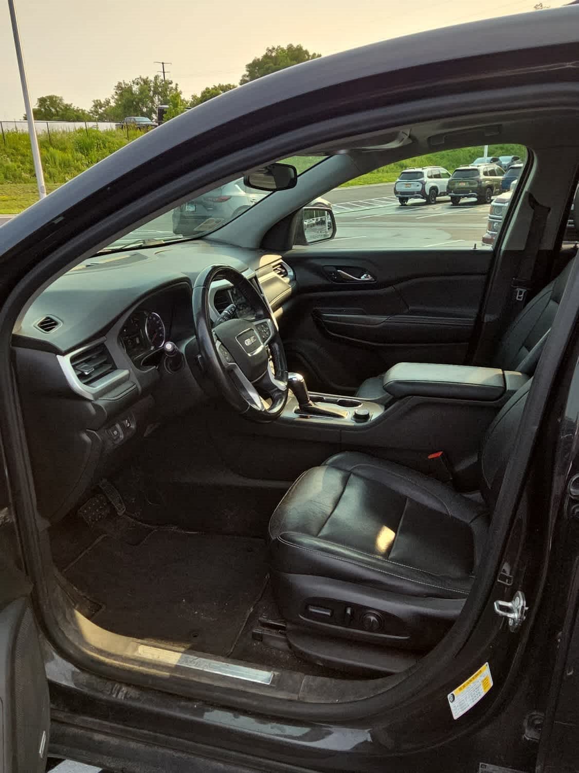Used 2018 GMC Acadia SLT AWD/4WD image 5
