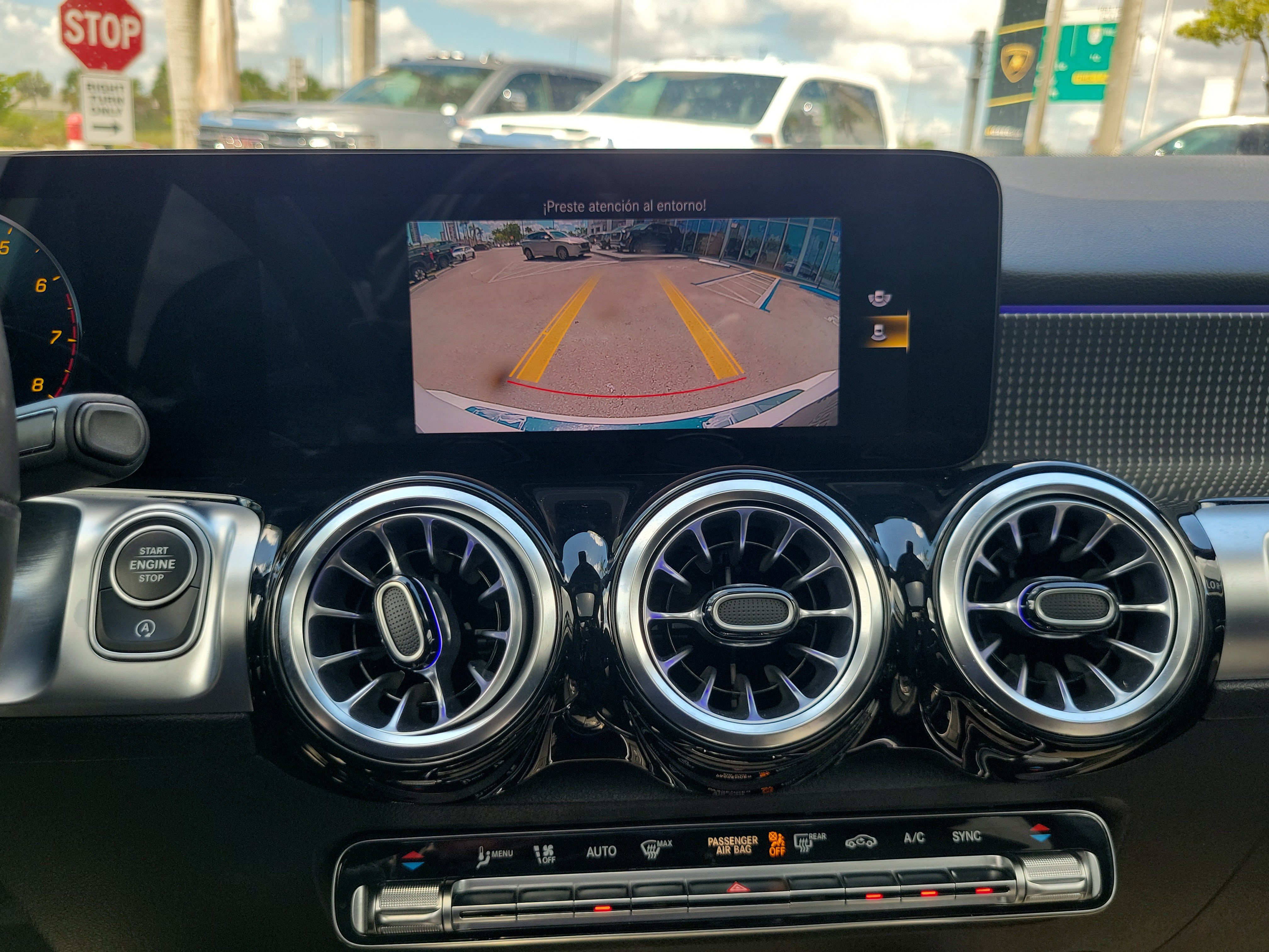 Used 2022 Mercedes-Benz GLB 250 image 10
