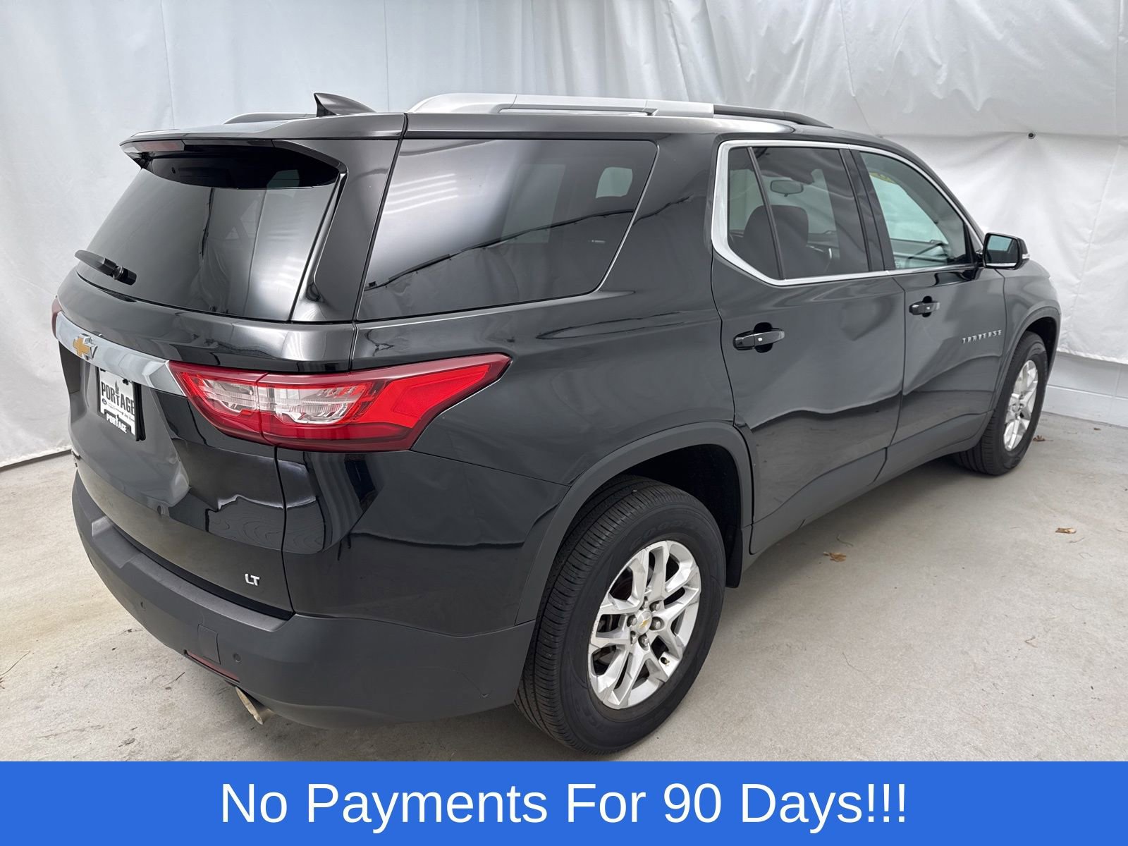 Used 2018 Chevrolet Traverse LT image 2