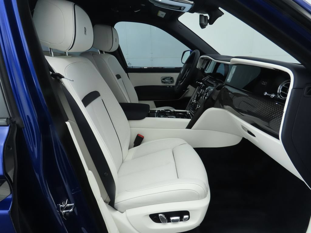 Used 2026 Rolls-Royce Cullinan Black Badge AWD/4WD image 21