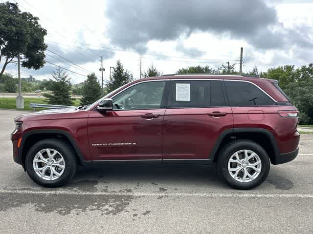 Used 2023 Jeep Grand Cherokee Limited AWD/4WD image 2