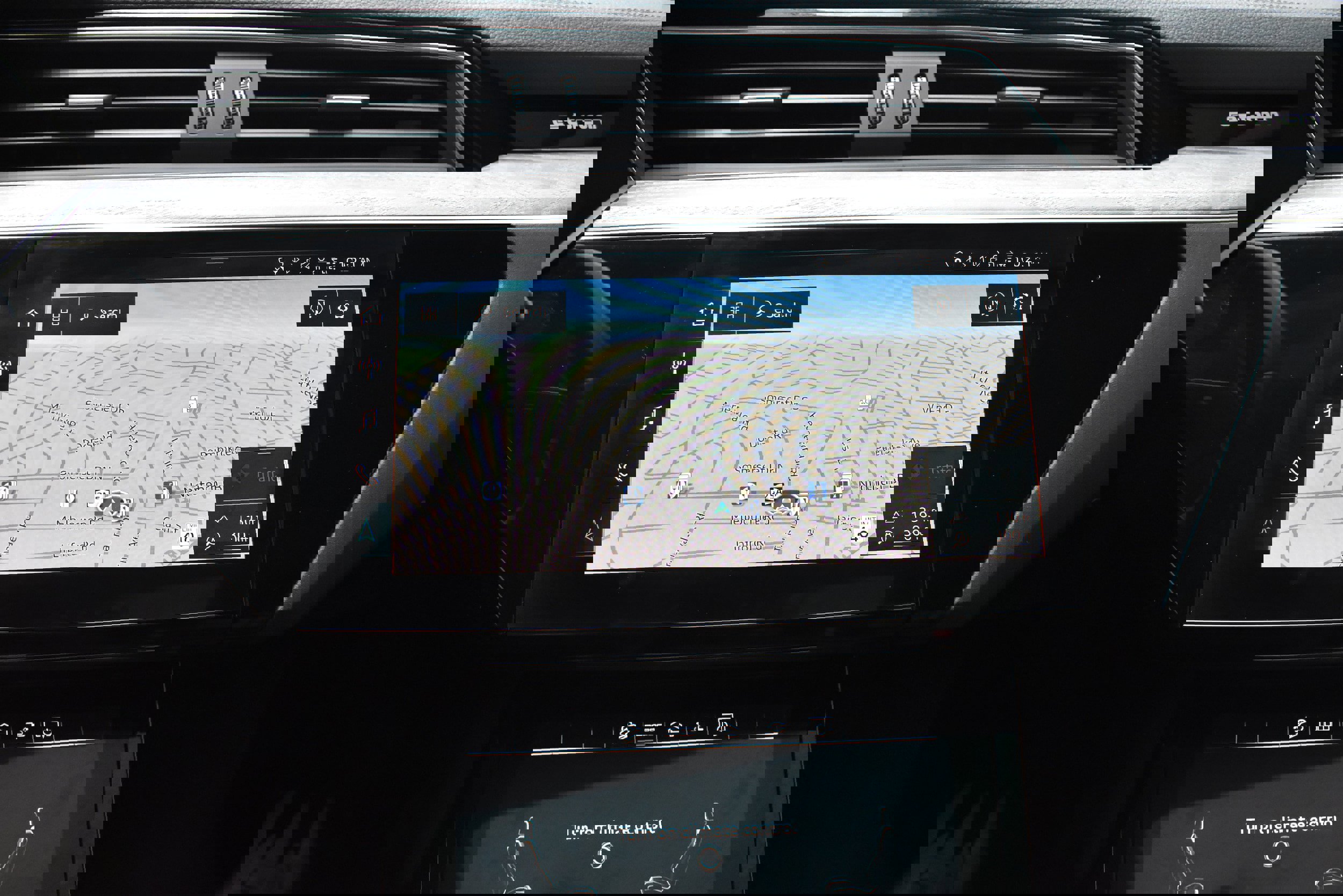 Used 2021 Audi e-tron Premium w/ Convenience Plus Package image 35