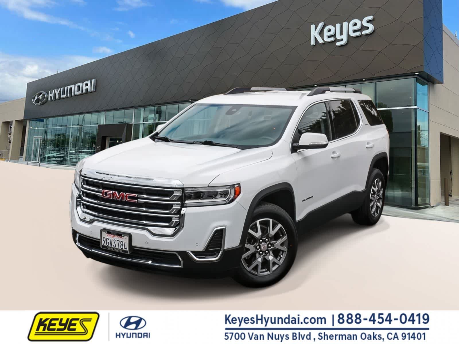Used 2023 GMC Acadia SLE w/ Driver Convenience Package FWD image 1