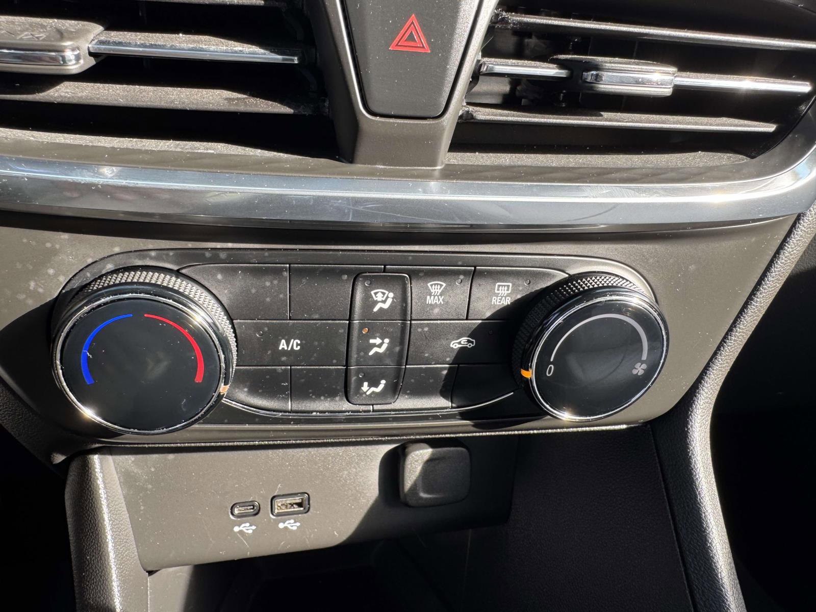 Used 2024 Buick Encore GX Preferred image 26