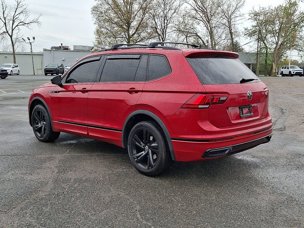 Used 2024 Volkswagen Tiguan SE R-Line AWD/4WD image 7