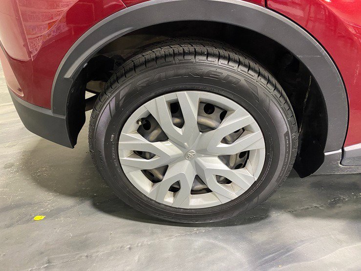 Used 2019 Toyota C-HR LE image 8