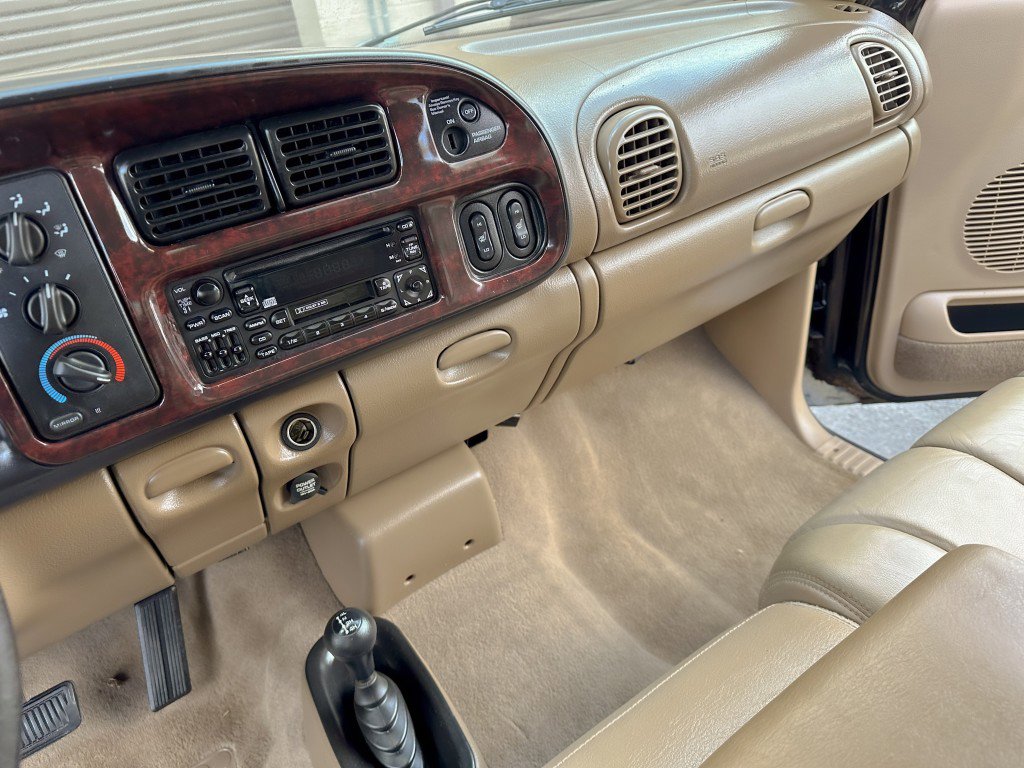 Used 2001 Dodge Ram 2500 Truck SLT image 20