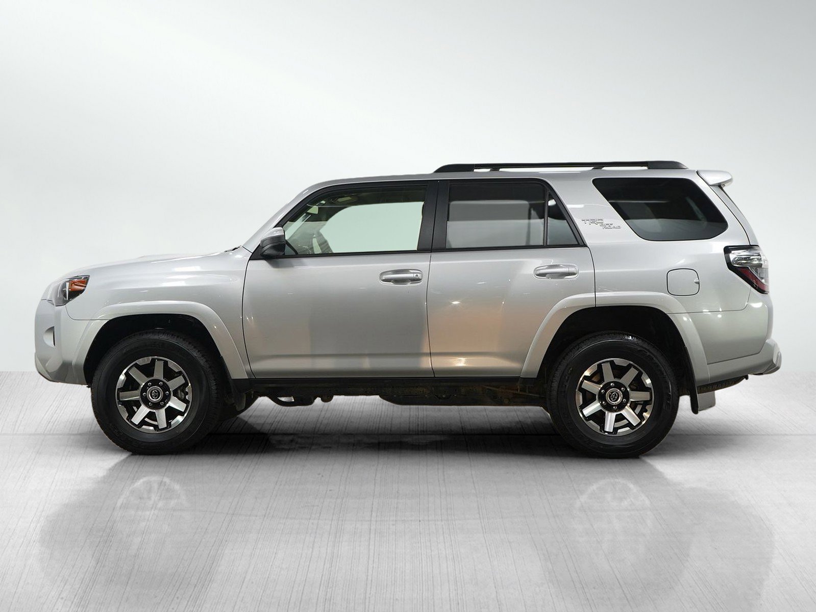 Used 2024 Toyota 4Runner TRD Off-Road image 2