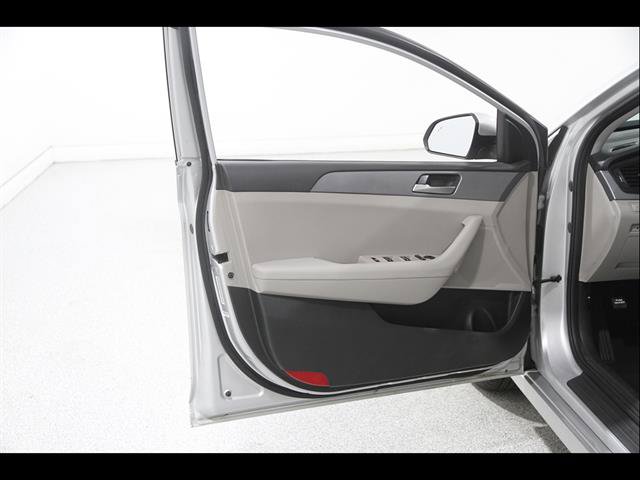 Used 2019 Hyundai Sonata SE FWD image 4