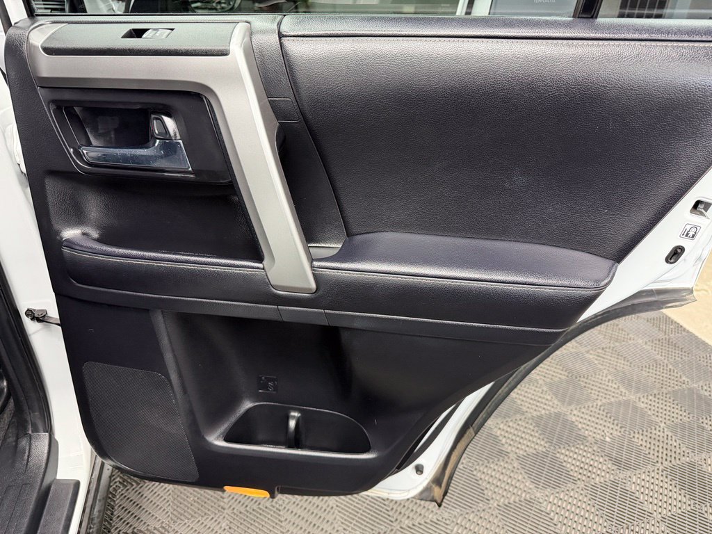 Used 2024 Toyota 4Runner SR5 AWD/4WD image 47