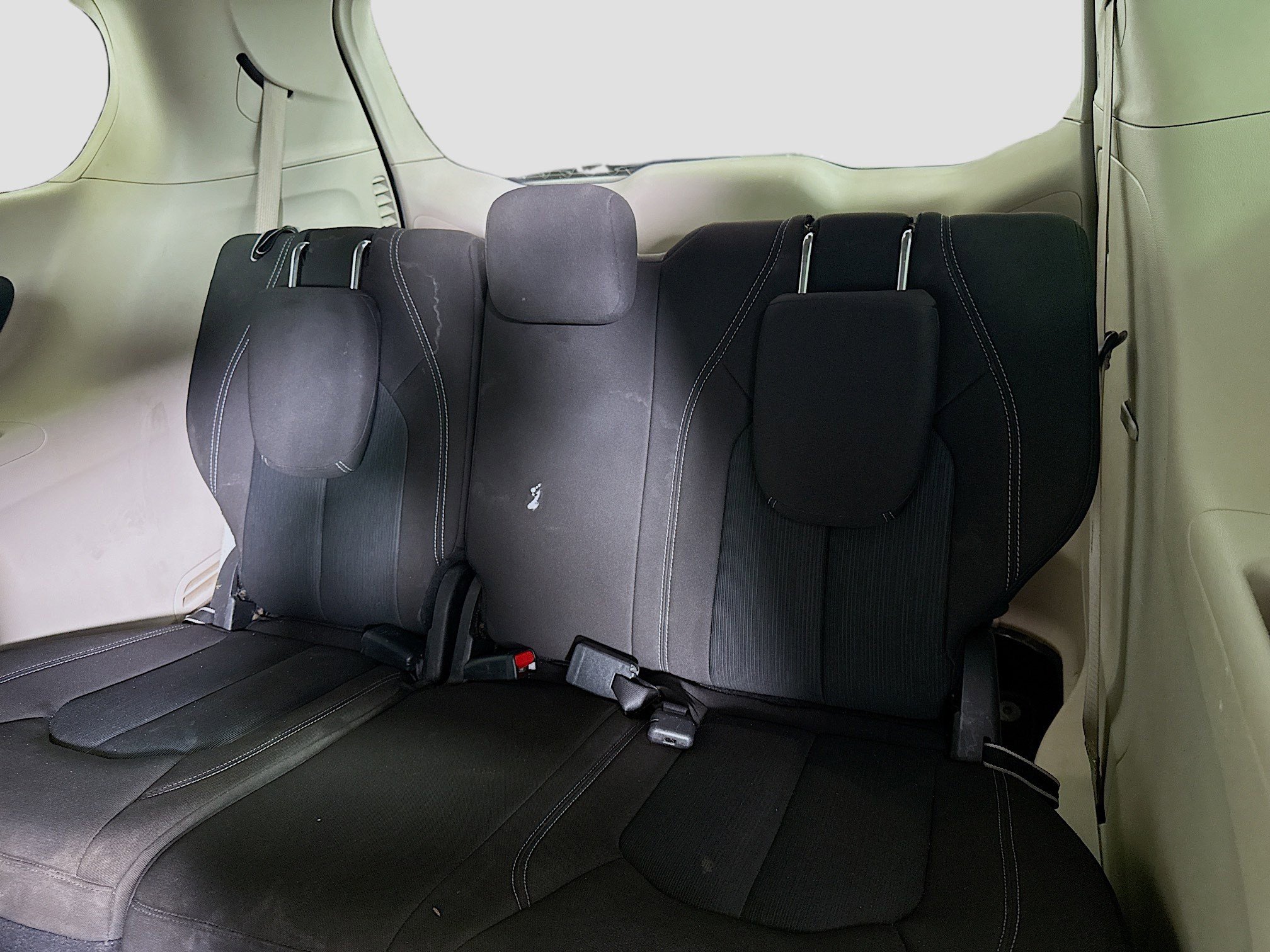 Used 2022 Chrysler Voyager LX FWD image 41