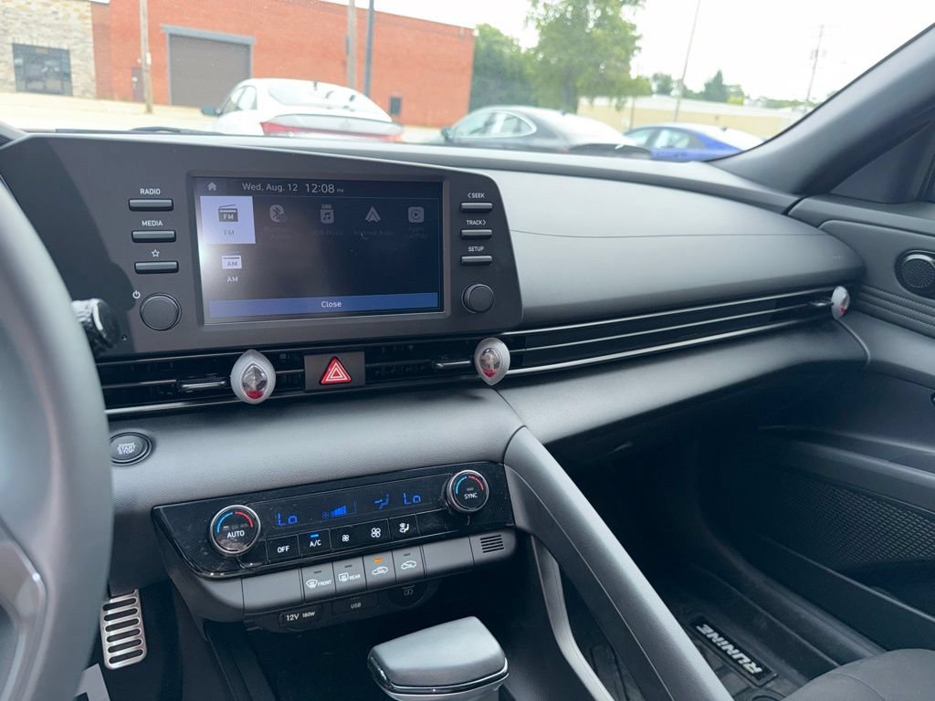 Used 2025 Hyundai Elantra Sport FWD image 22
