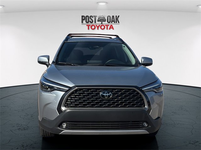 Used 2023 Toyota Corolla Cross XLE w/ Convenience Package image 2