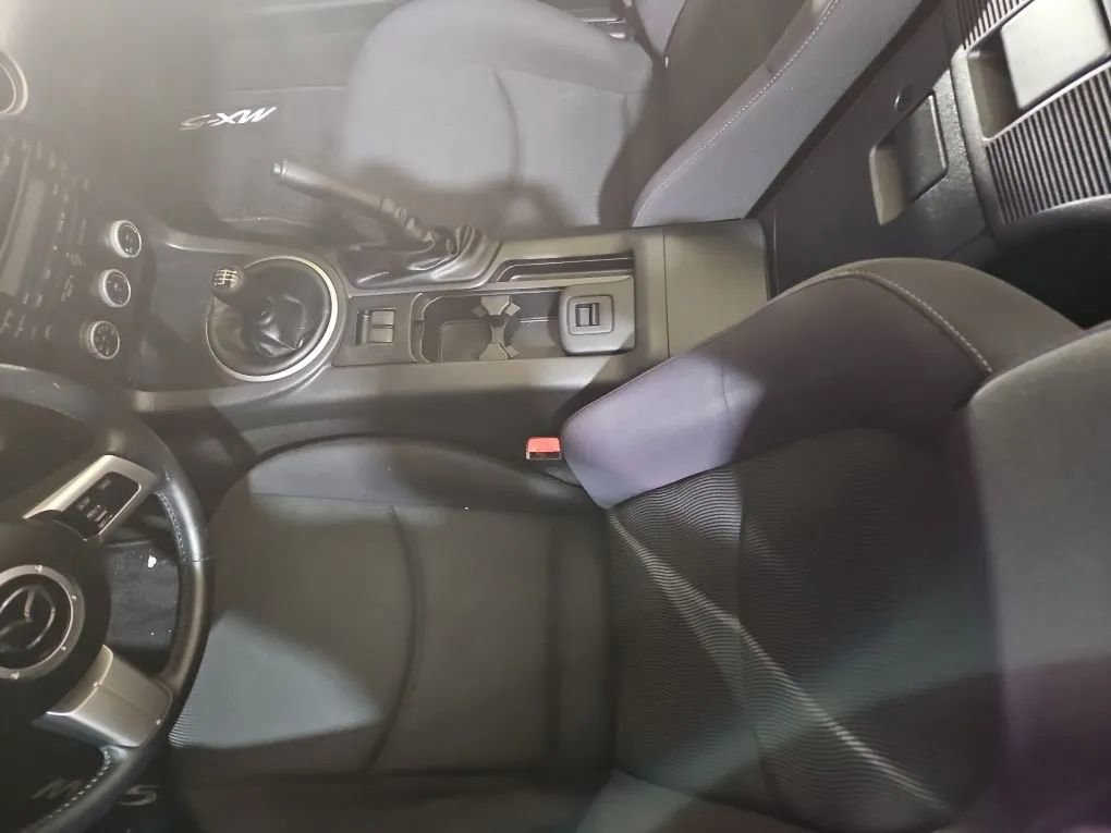 Used 2010 MAZDA MX-5 Miata Touring w/ Suspension Pkg image 13