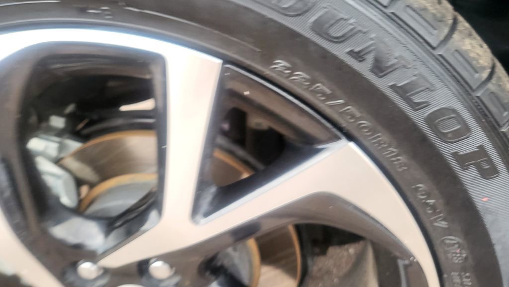 Used 2020 Toyota C-HR XLE FWD image 15