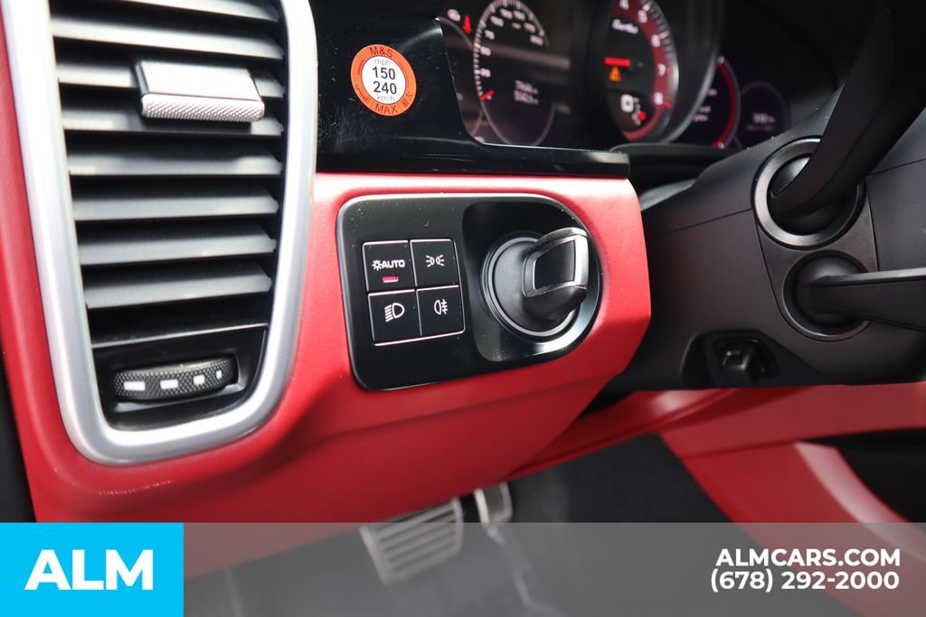 Used 2023 Porsche Cayenne Turbo AWD/4WD image 15
