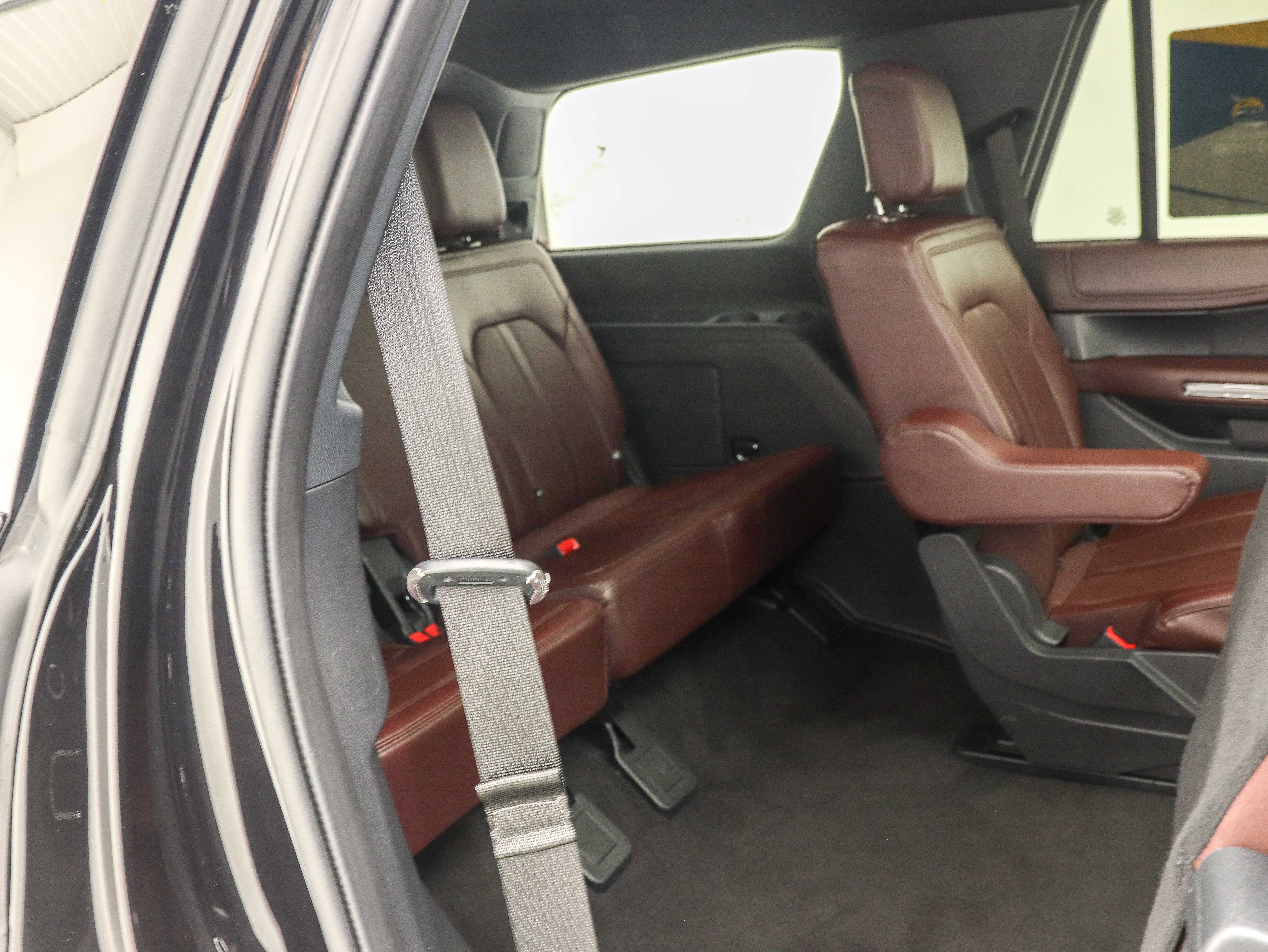 Used 2023 Ford Expedition Limited image 16