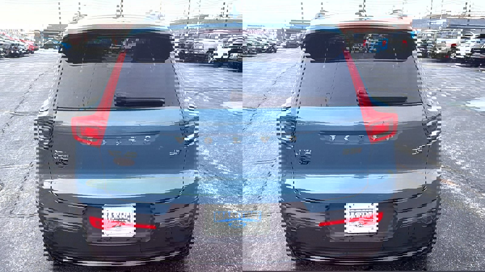 Used 2023 Volvo XC40 B5 Plus w/ Climate Package image 6