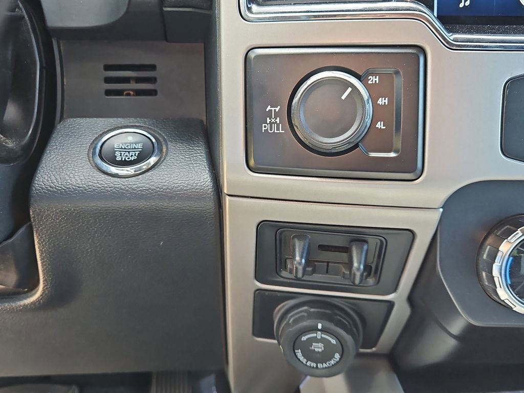 Used 2022 Ford F350 Lariat w/ Tremor Off-Road Package image 27