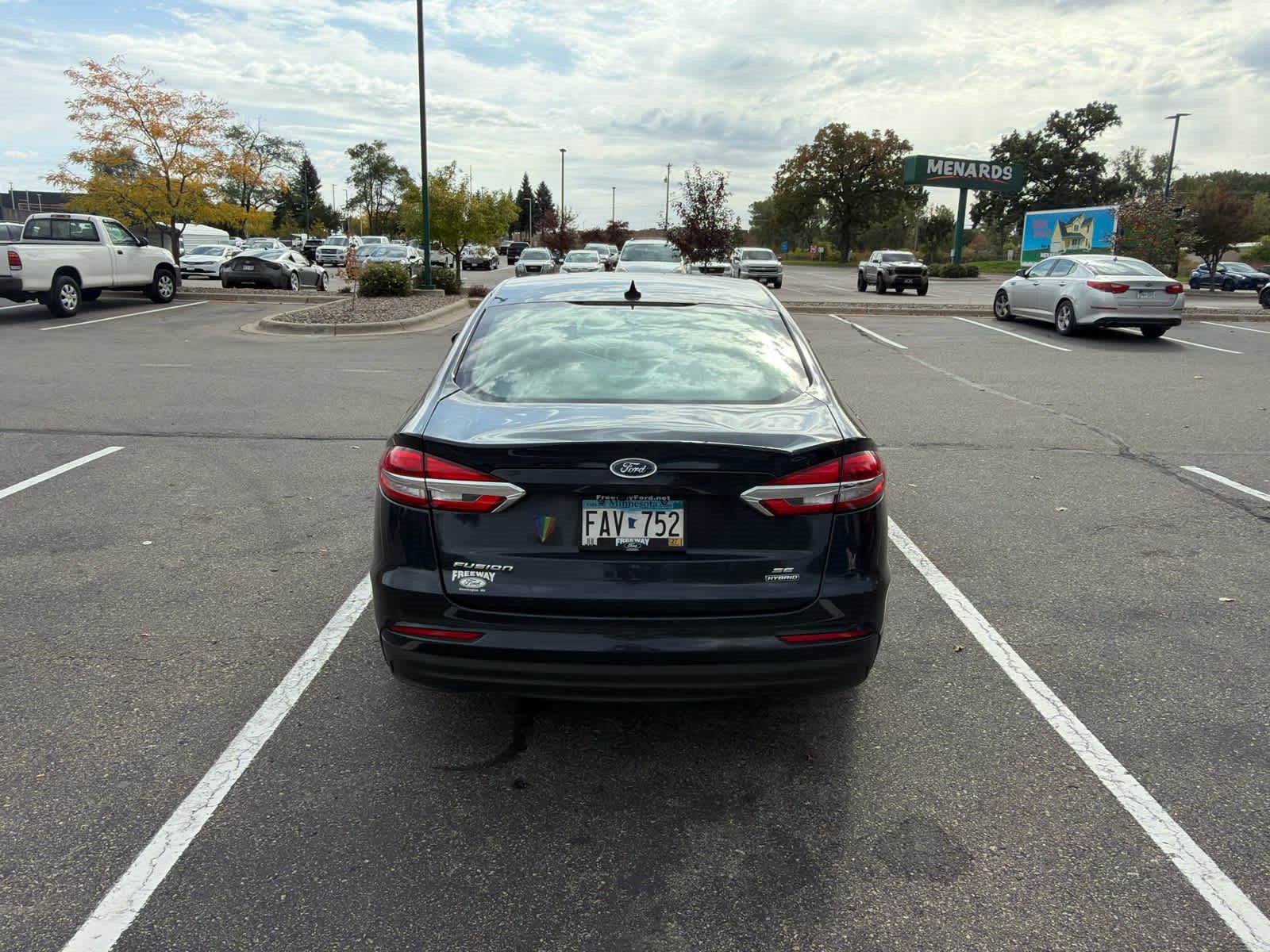 Used 2020 Ford Fusion SE FWD image 3