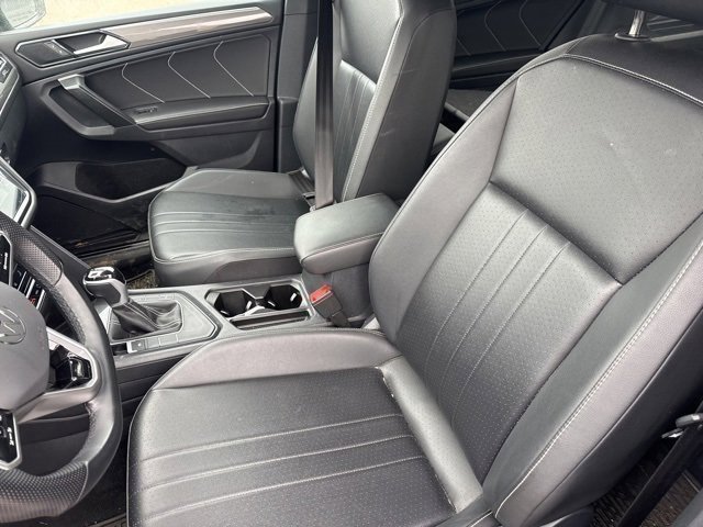 Used 2024 Volkswagen Tiguan SE R-Line image 9
