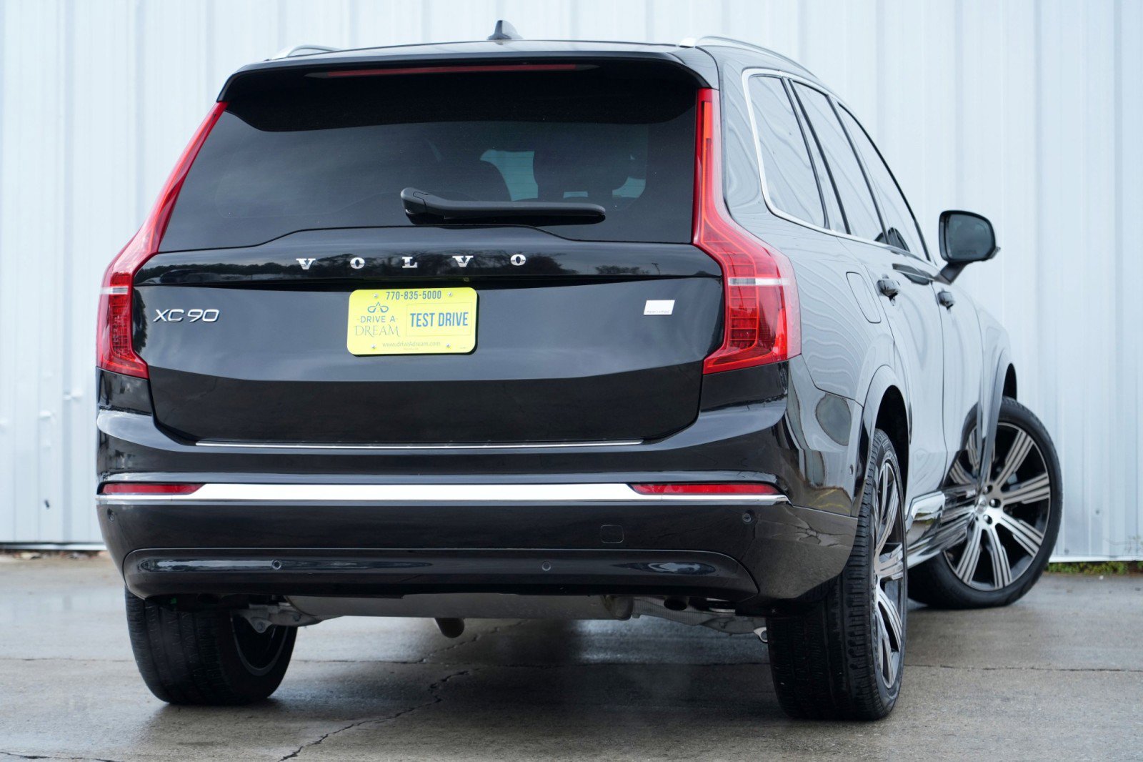 Used 2024 Volvo XC90 T8 Ultimate w/ Lounge Package image 5