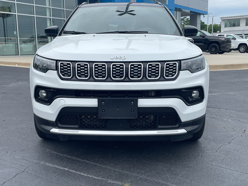 Used 2025 Jeep Compass Limited AWD/4WD image 3