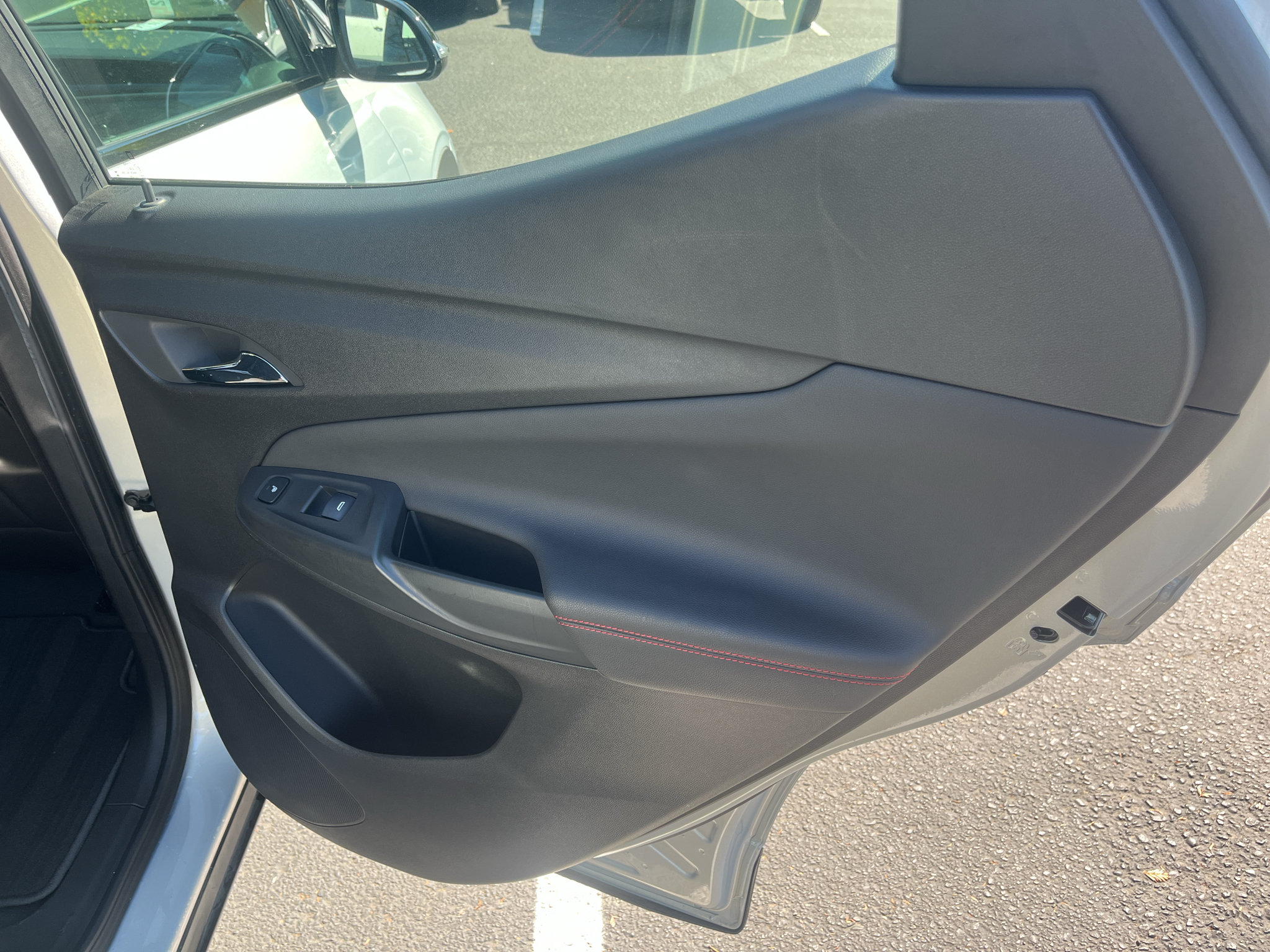 Used 2023 Chevrolet Bolt EUV Premier w/ Sun & Sound Package FWD image 34