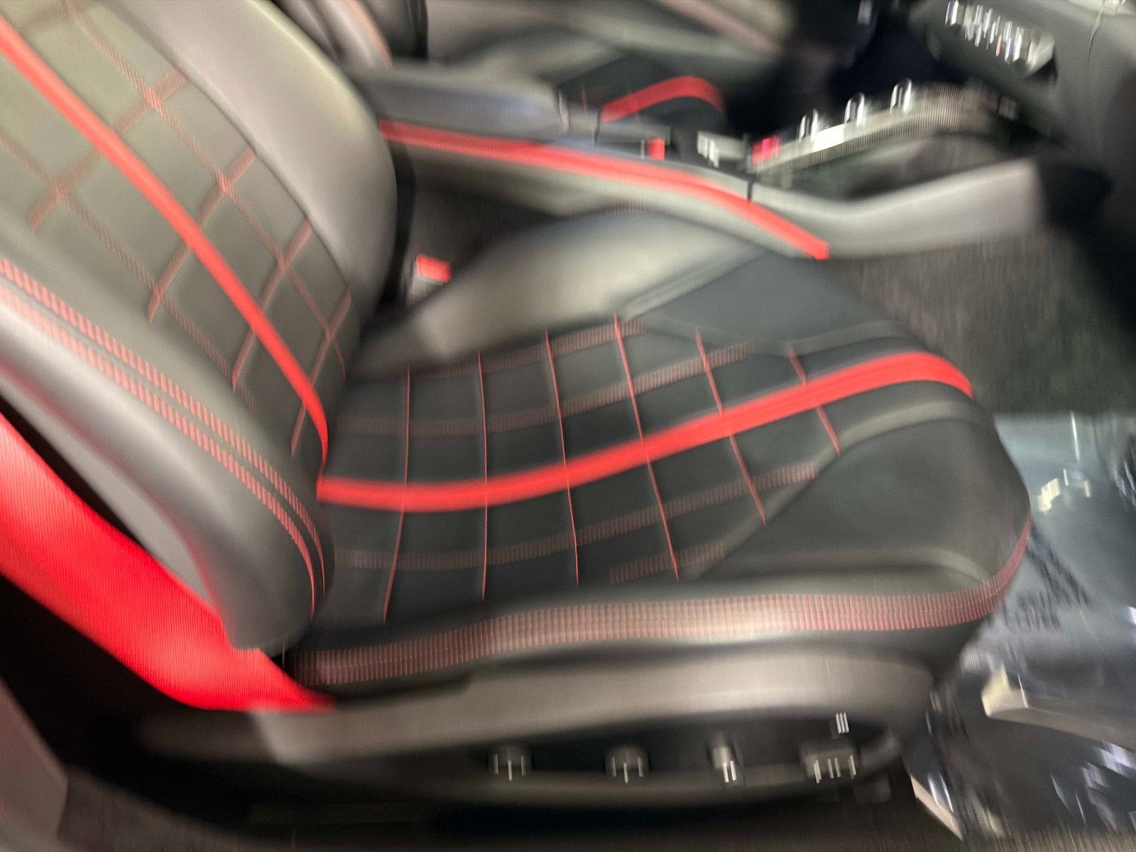 Used 2021 Ferrari 812 GTS RWD image 24