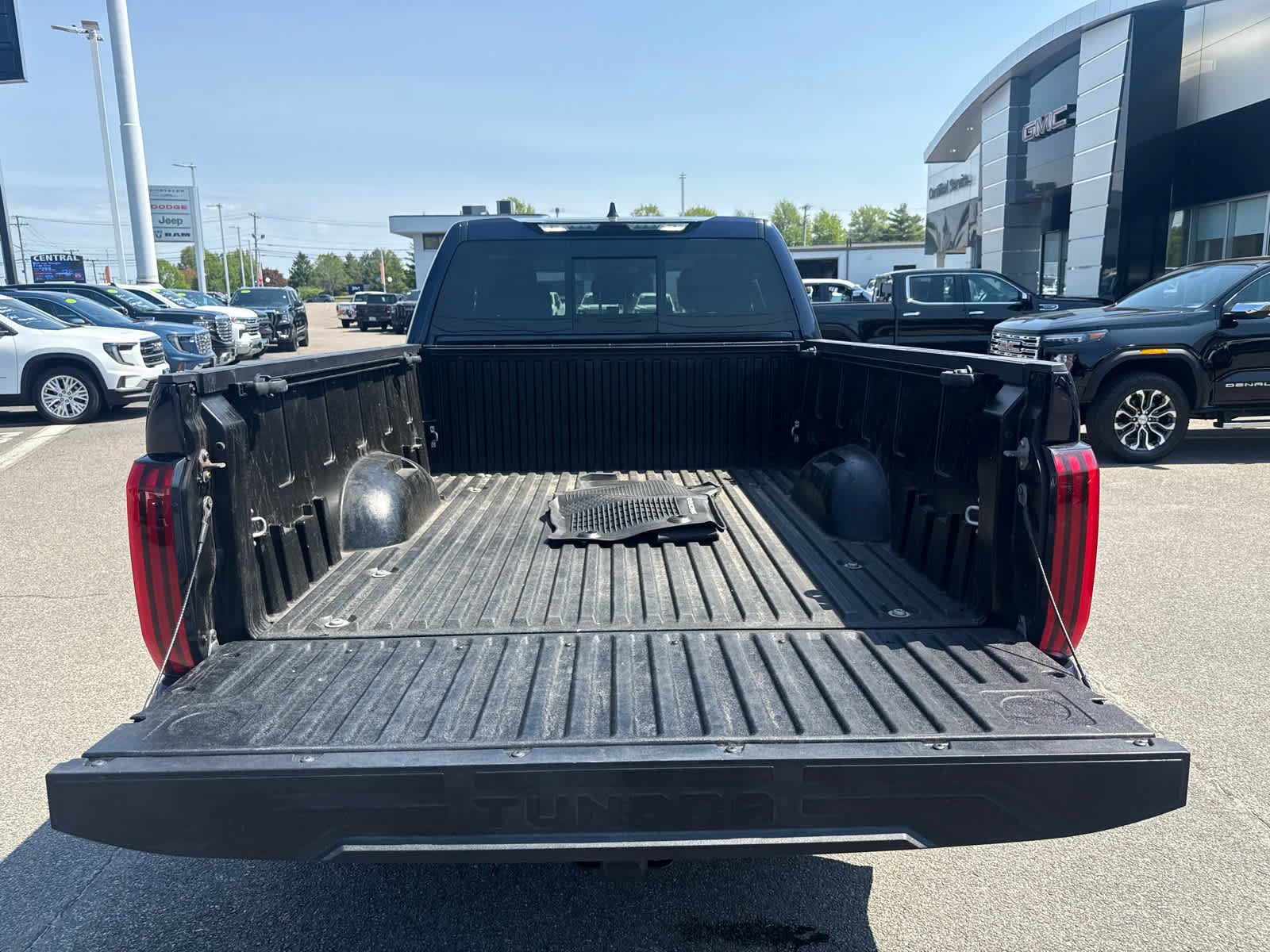 Used 2022 Toyota Tundra SR5 w/ TRD Sport Package AWD/4WD image 11