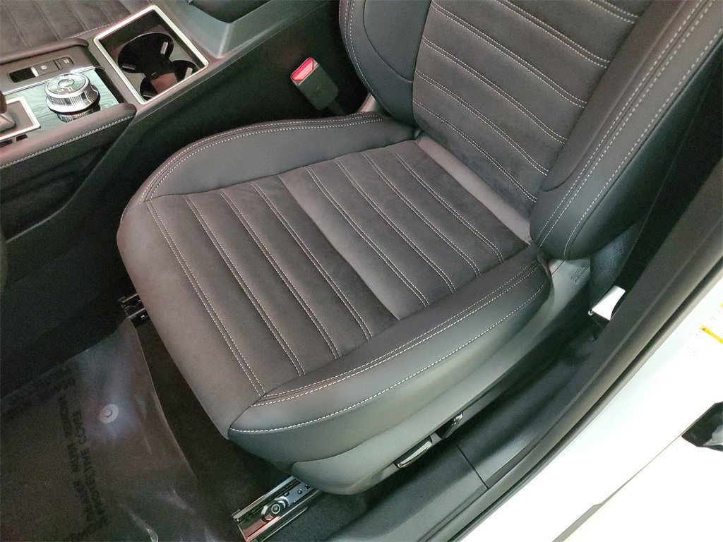 New 2025 Mitsubishi Outlander SE image 21